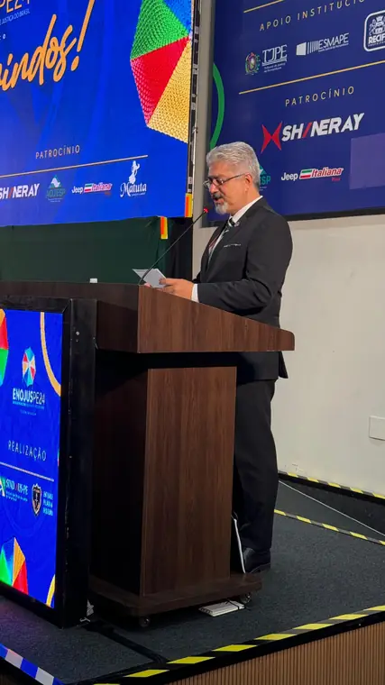 Palestra em auditório corporativo